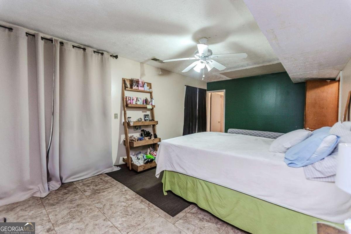 1156 Woodington Circle Lawrenceville - 24