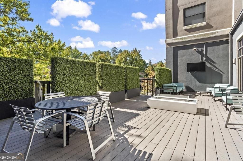 799 Hammond Drive Sandy Springs - 19