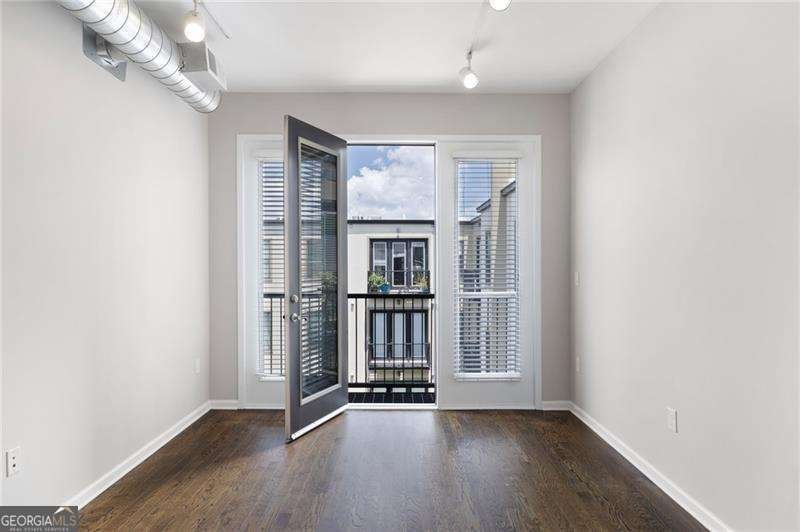 5300 PEACHTREE Road Chamblee - 11