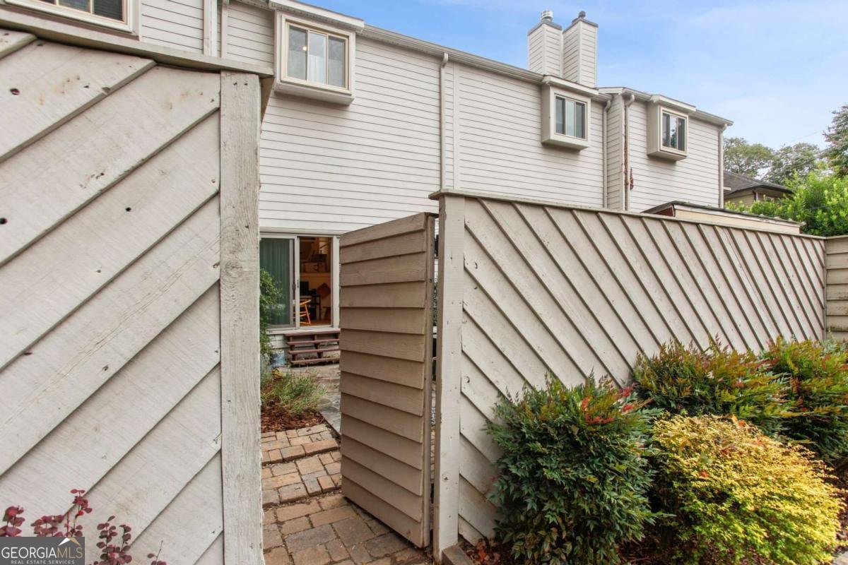 835 Glendale Terrace Atlanta - 1