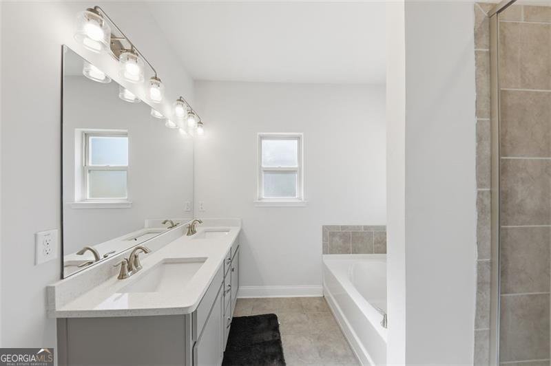 1861 ABBEY Road Griffin - 1