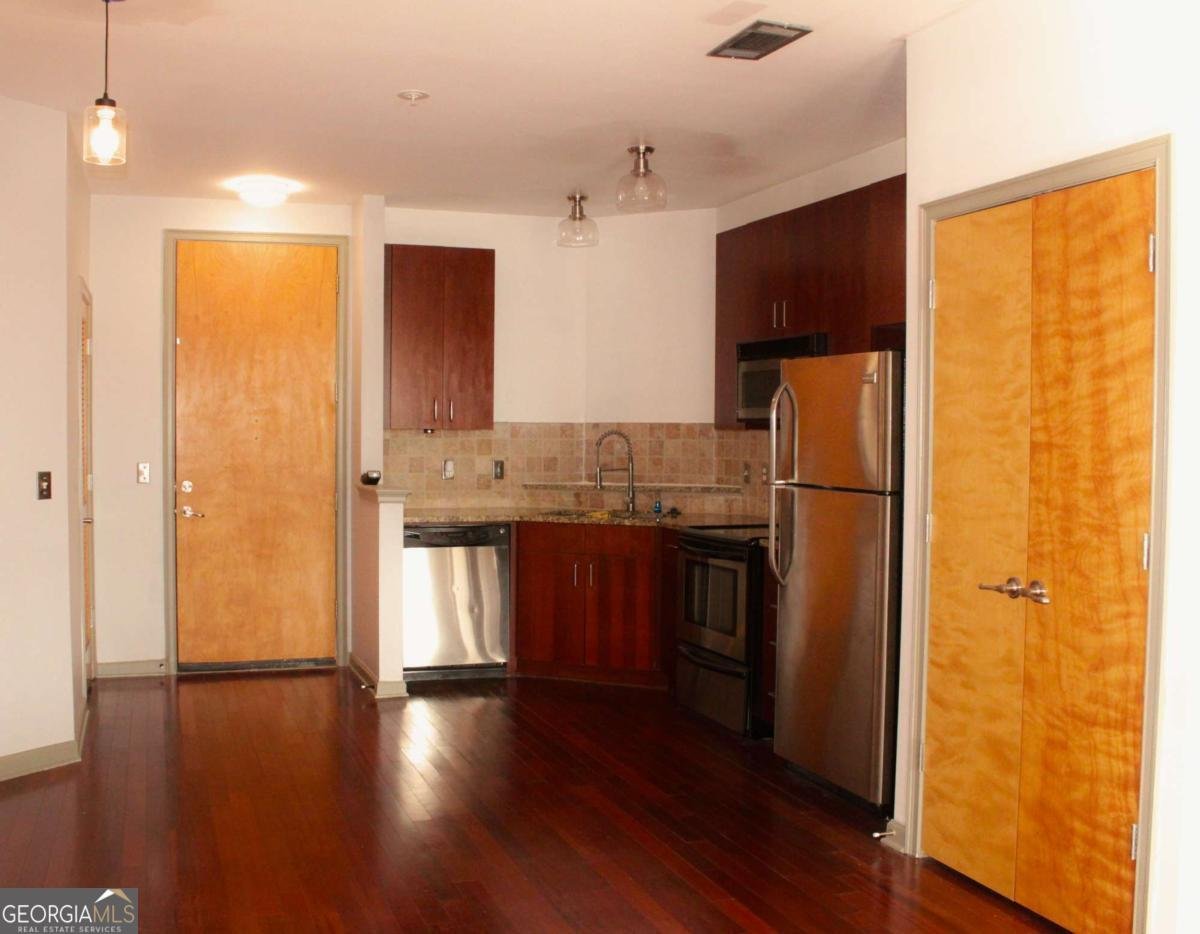 898 Oak Street Atlanta - 1