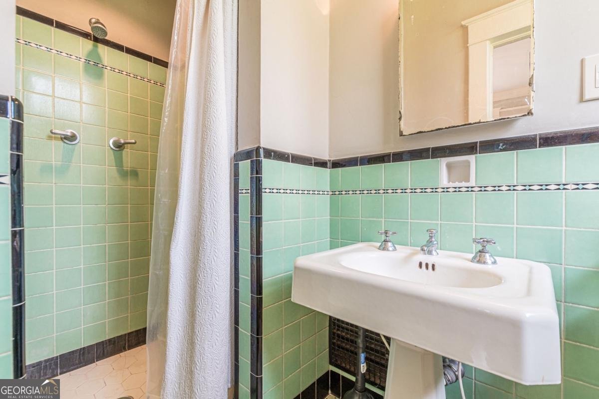 1878 Cambridge Avenue Atlanta - 37