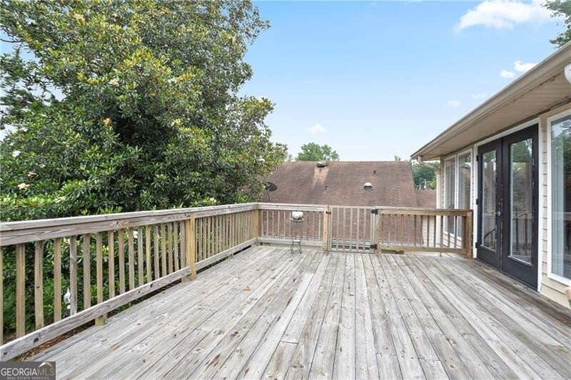 6381 Lakeview Drive Buford - 22