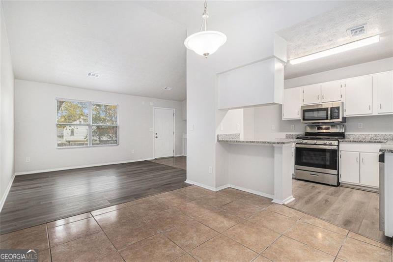 5090 PLANTATION VIEW Trail Stone Mountain - 13