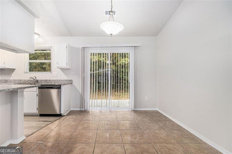 5090 PLANTATION VIEW Trail Stone Mountain - 9