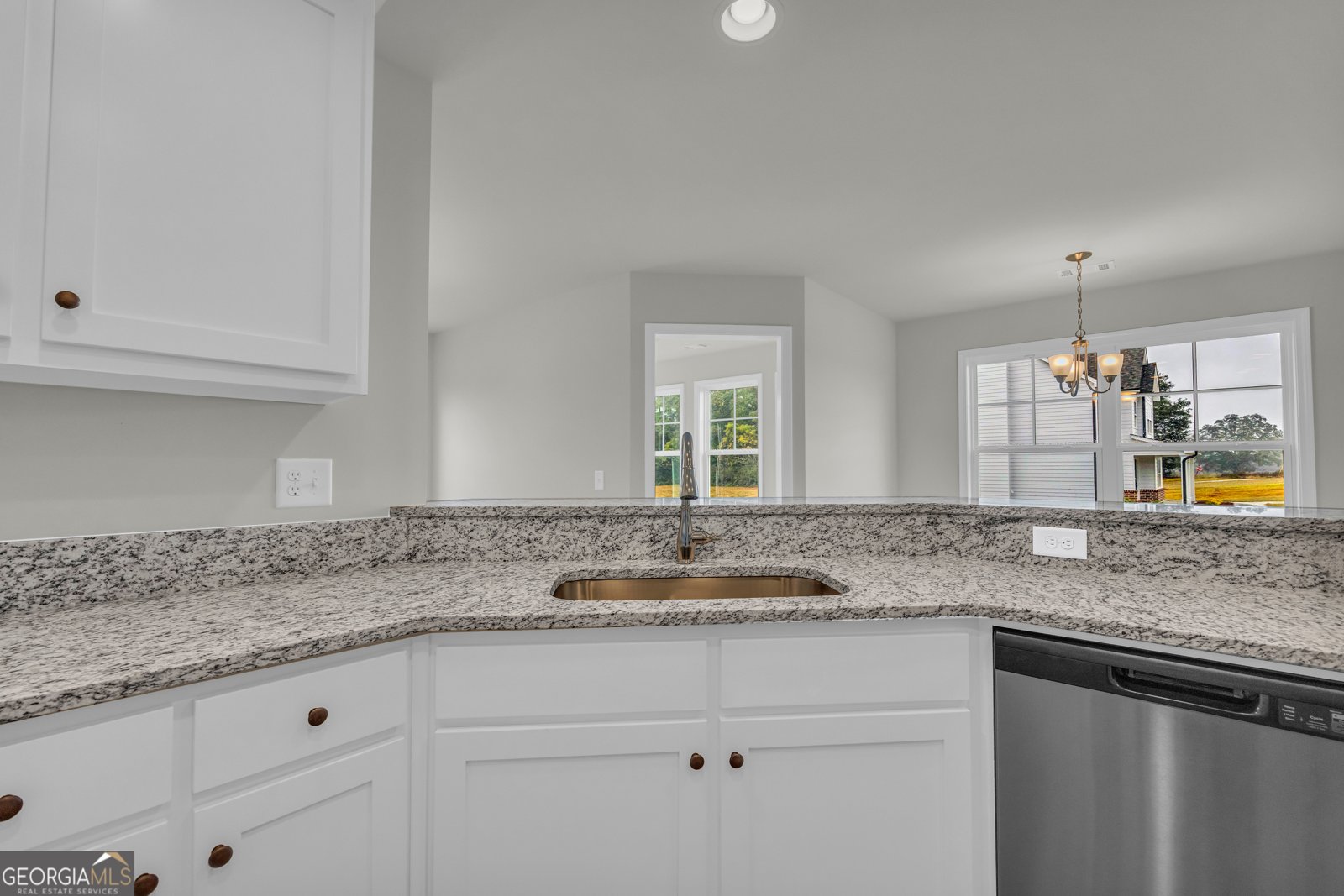 86 Sewell Lavonia - 19