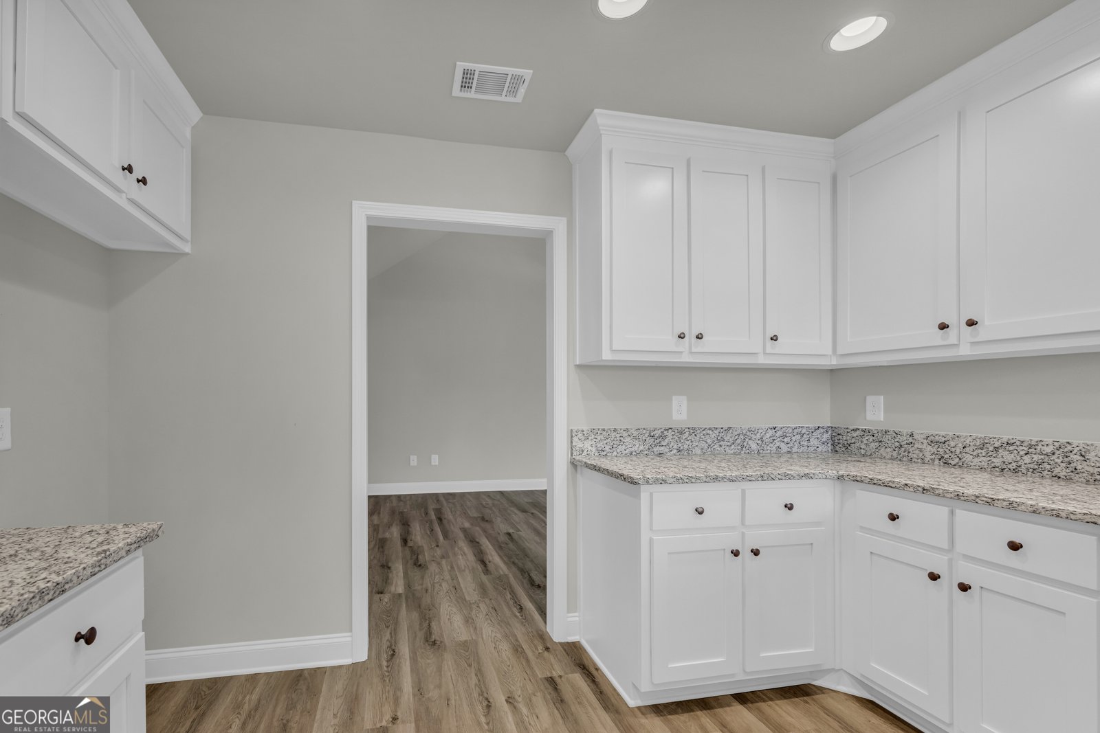 86 Sewell Lavonia - 21