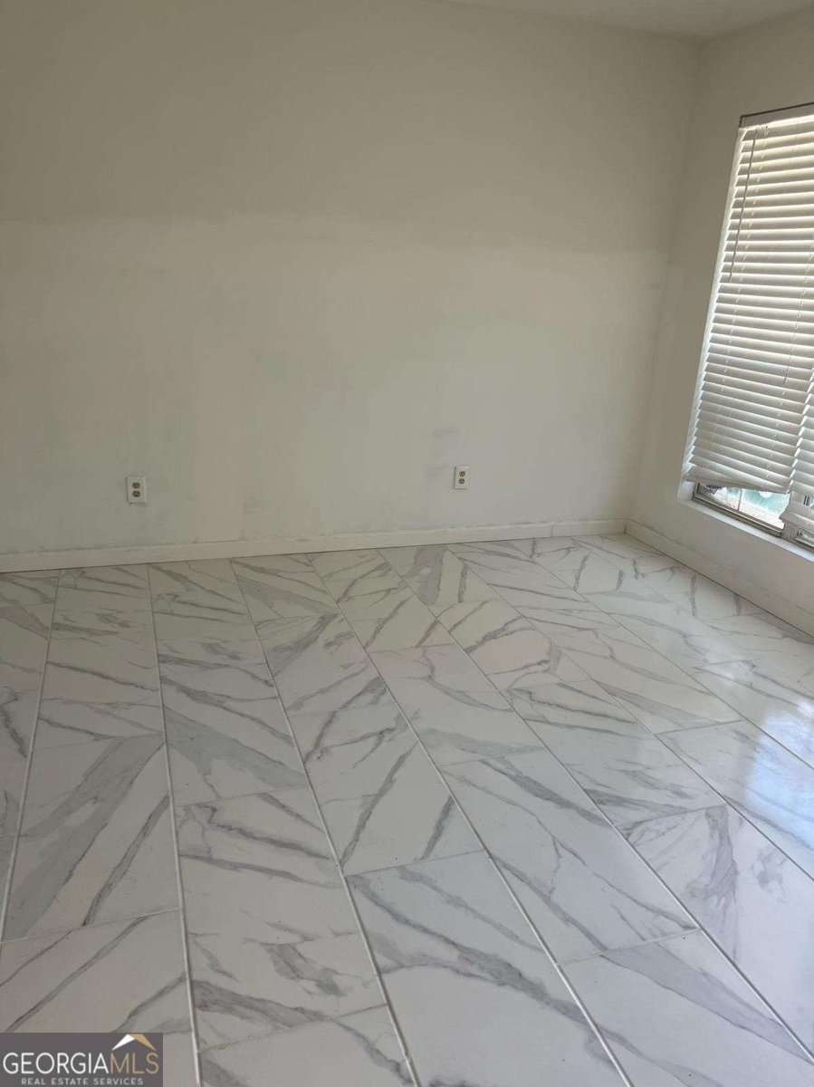 498 Prince Of Wales Stone Mountain - 13