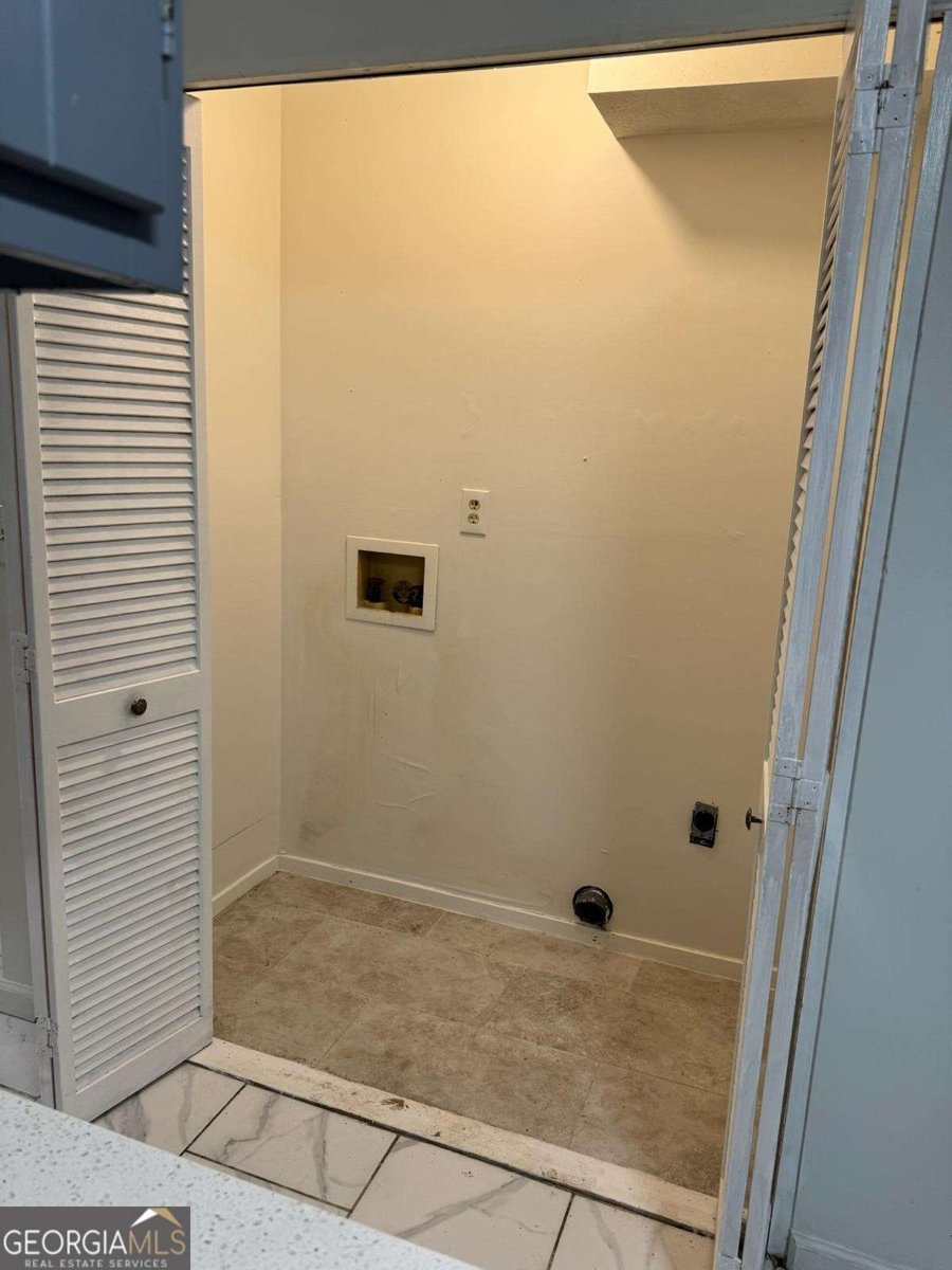 498 Prince Of Wales Stone Mountain - 14