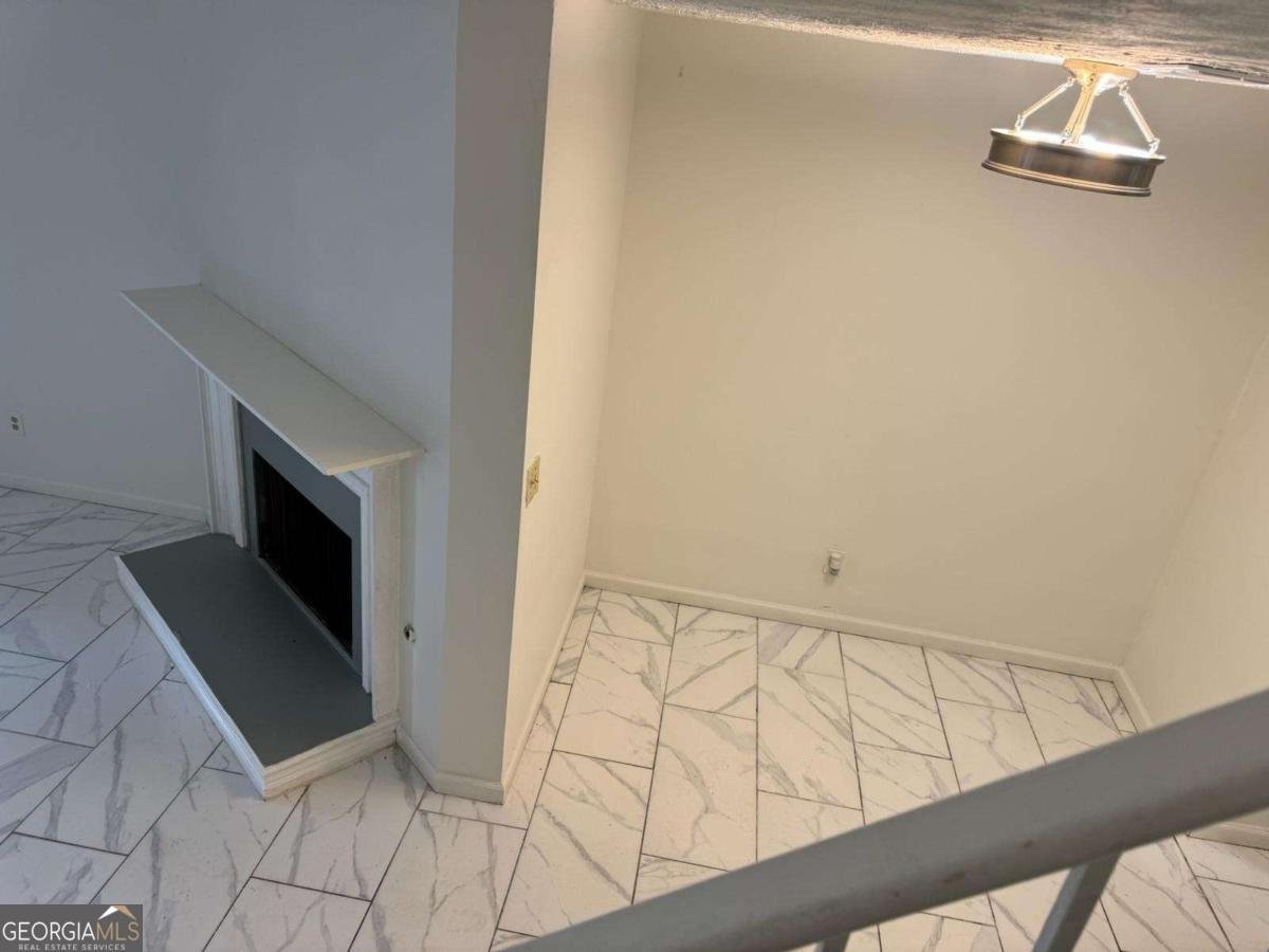 498 Prince Of Wales Stone Mountain - 5