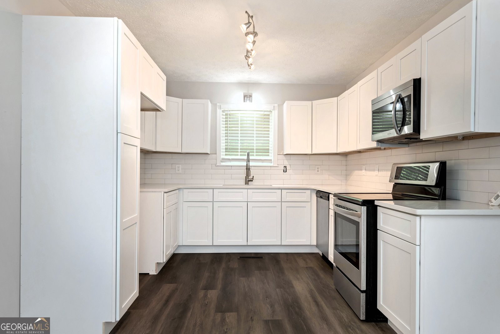 145 Charles Drive Cleveland - 13