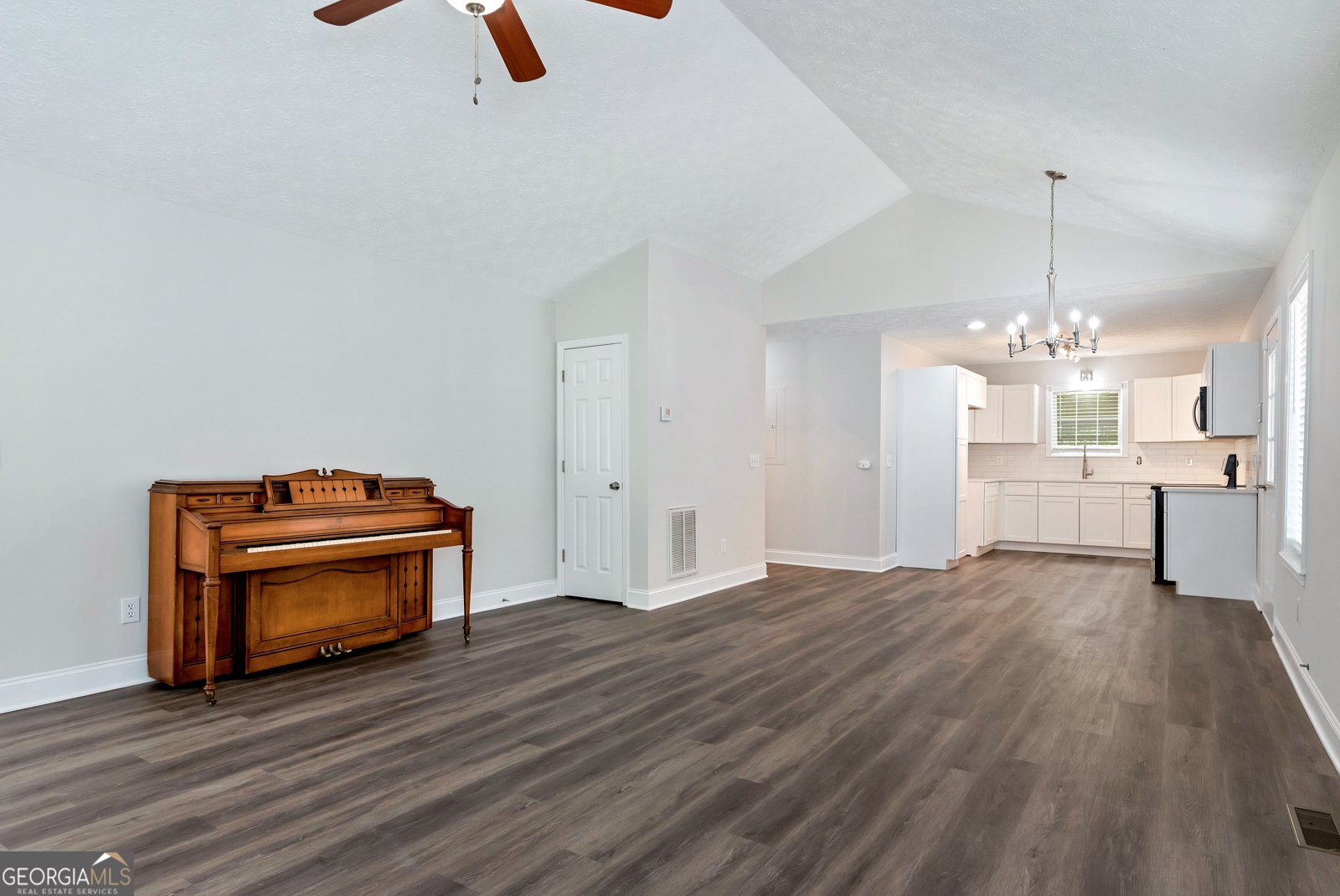 145 Charles Drive Cleveland - 9