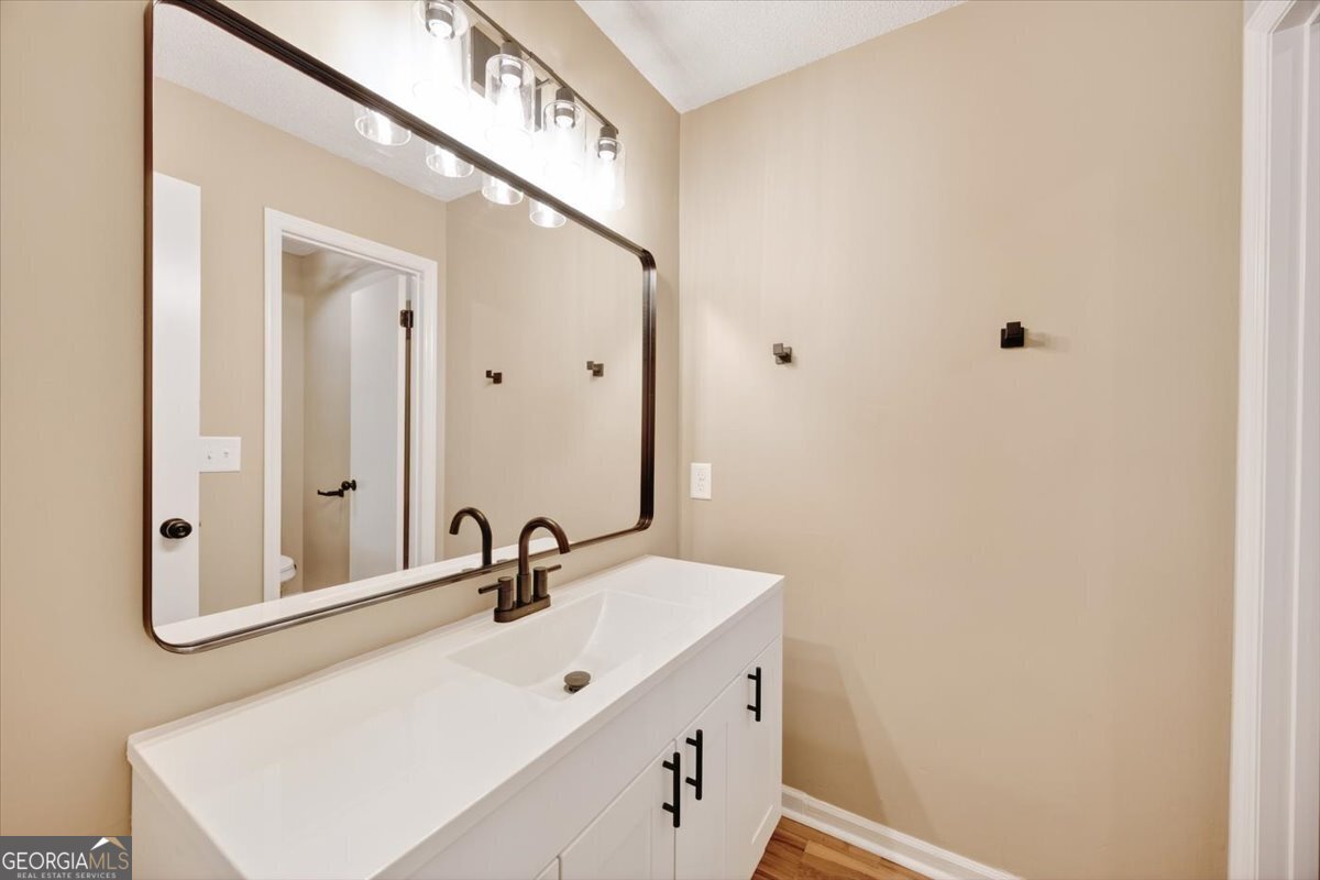 221 Jefferson Circle Macon - 23