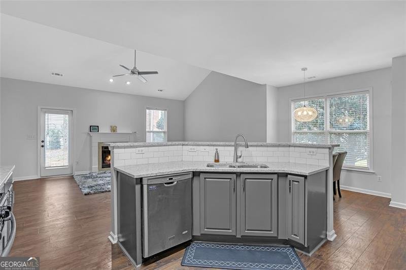 837 MALVERN Stone Mountain - 22