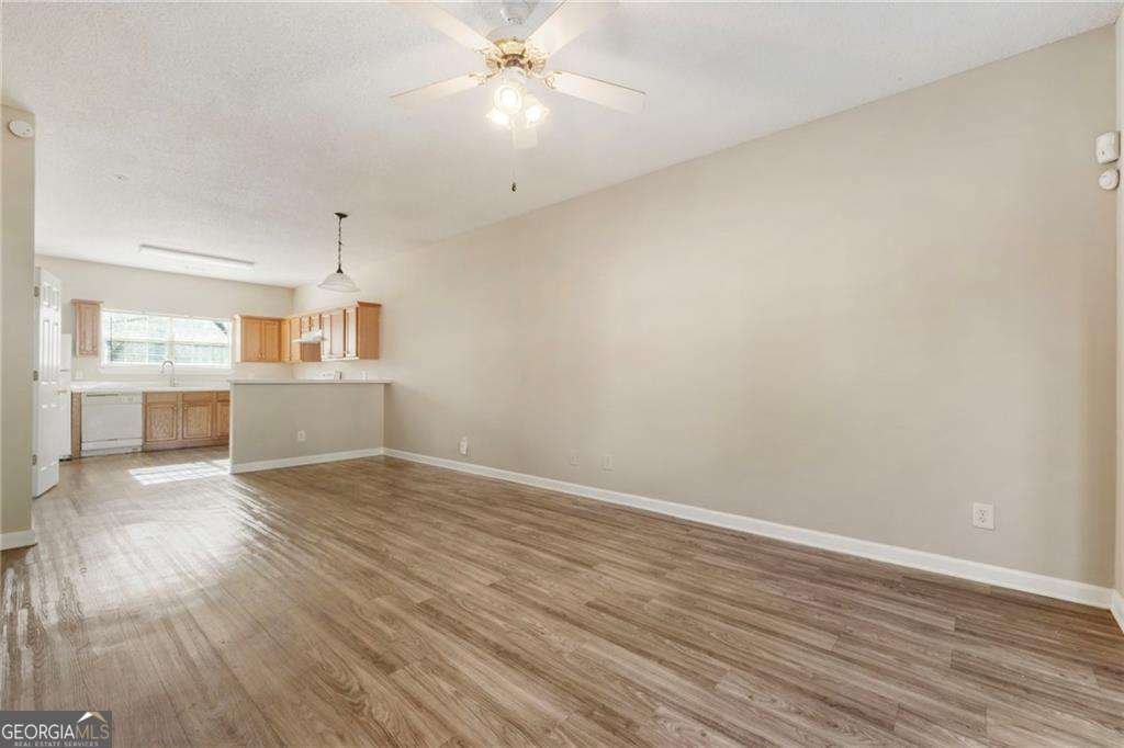 6750 Sunset Hills Boulevard Rex - 1