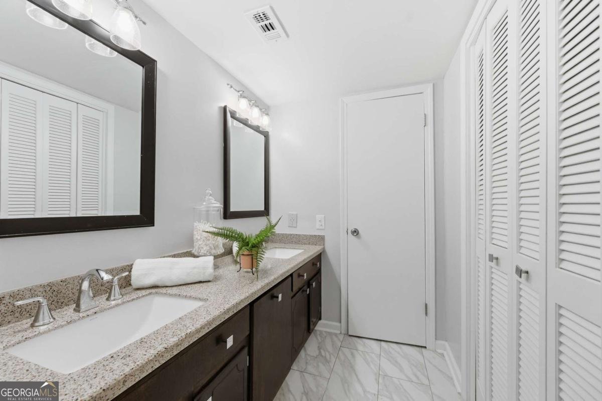 73 Montre Square Atlanta - 6