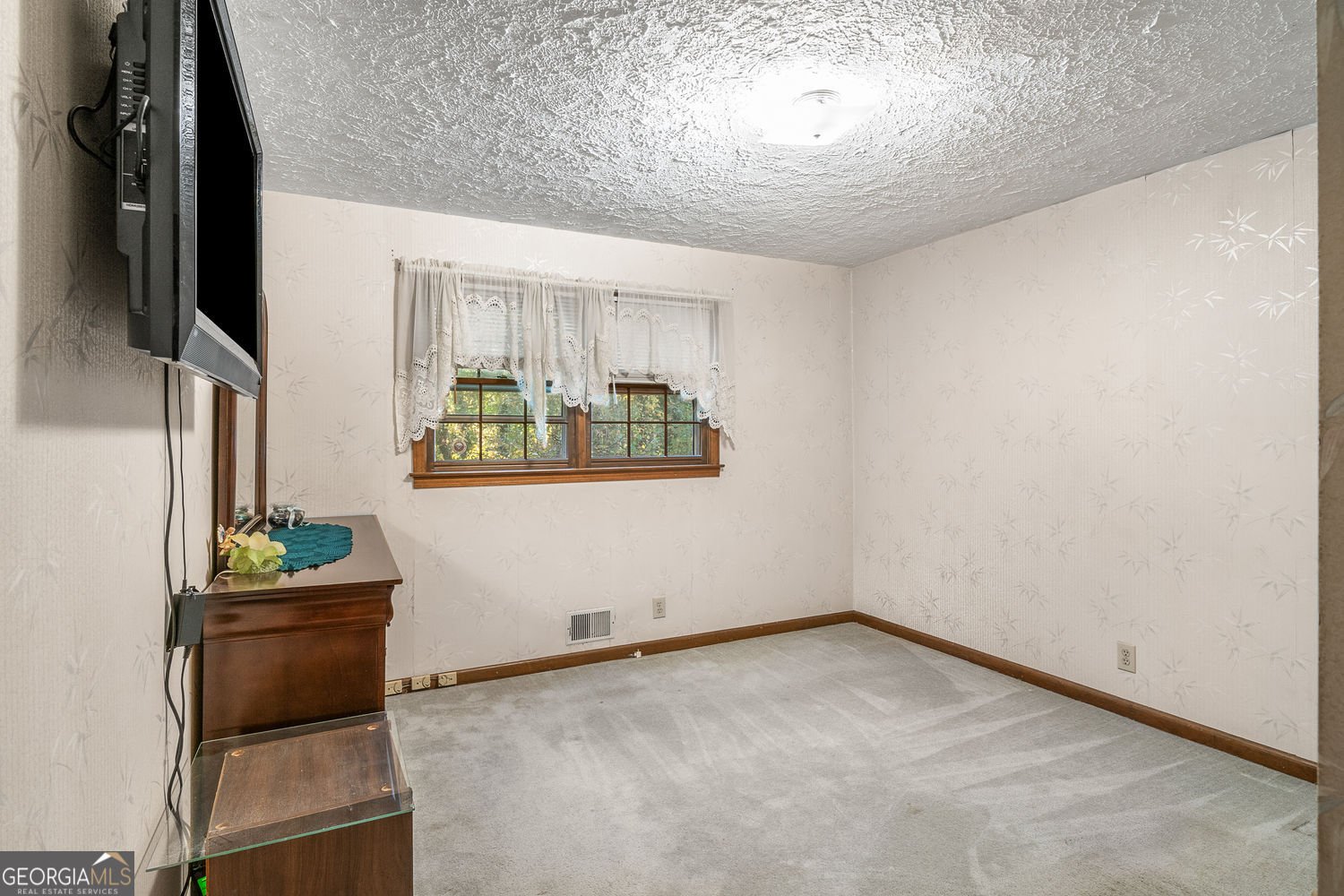 2252 Valley Creek Circle Snellville - 1