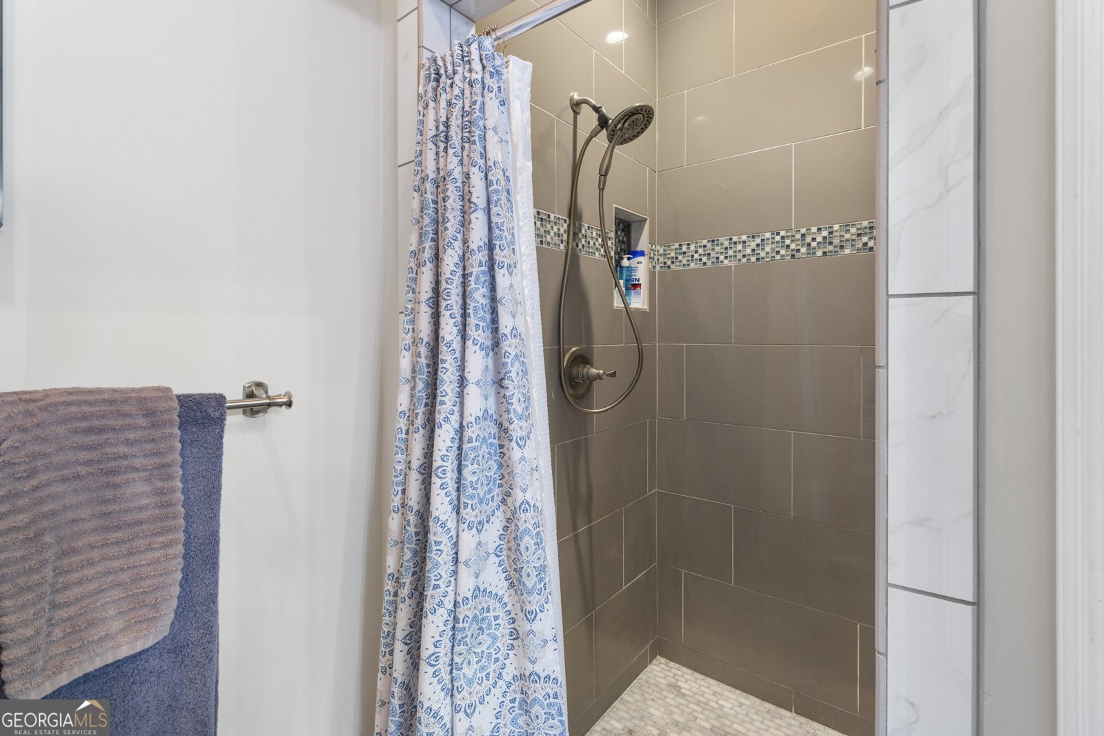 6435 Looper Lake Drive Flowery Branch - 23