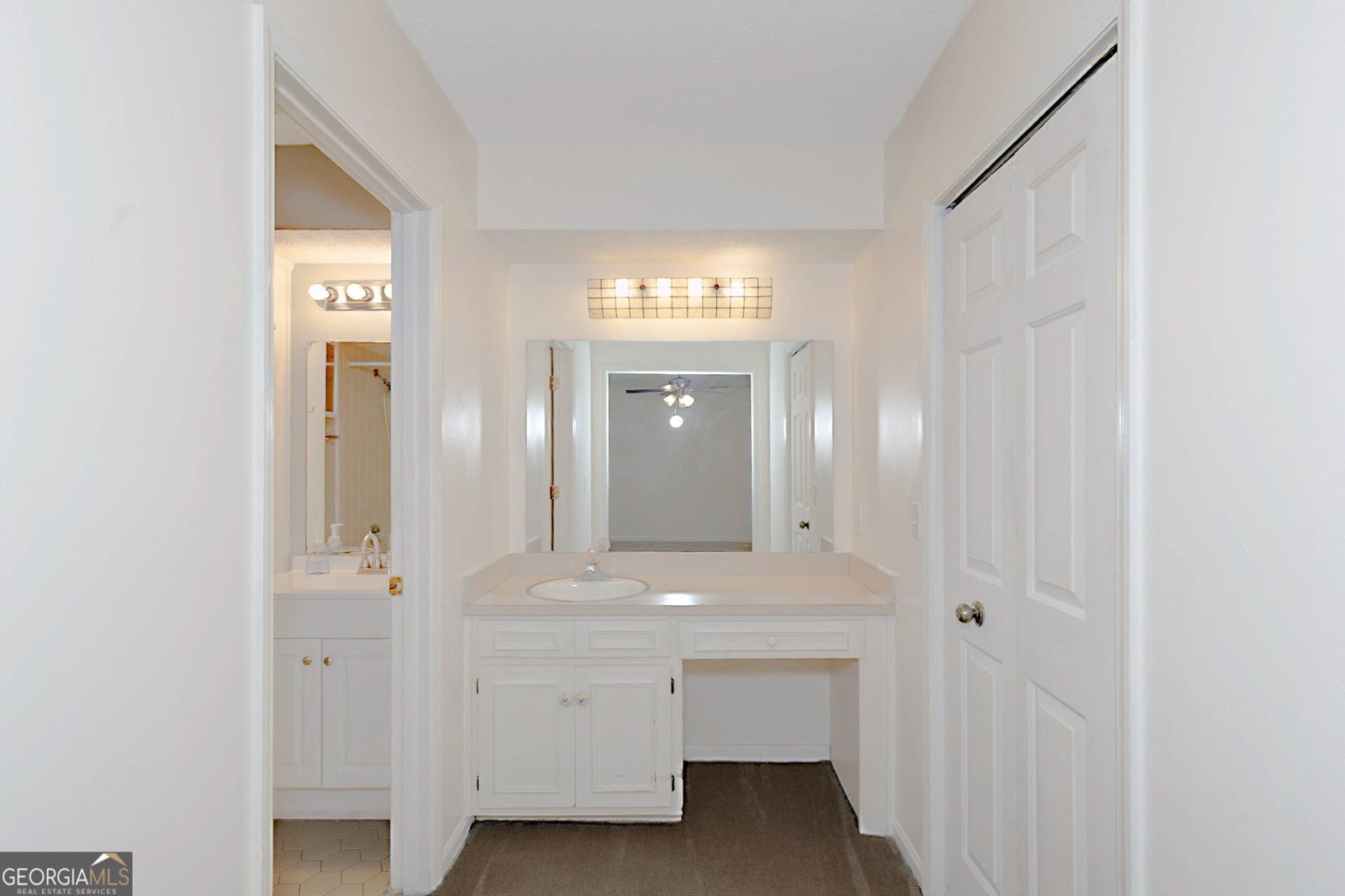 3725 Nutmeg Drive Columbus - main photo