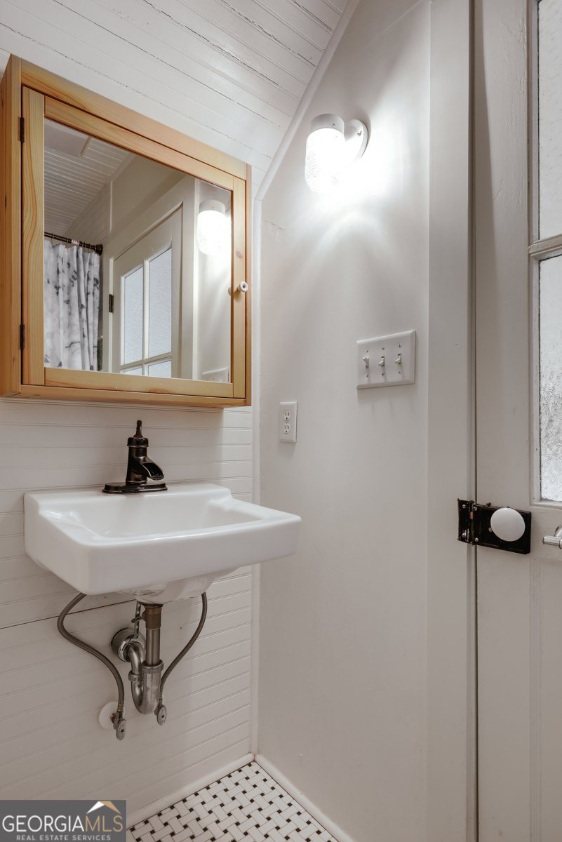 4990 Barnett Shoals Road Athens - 48