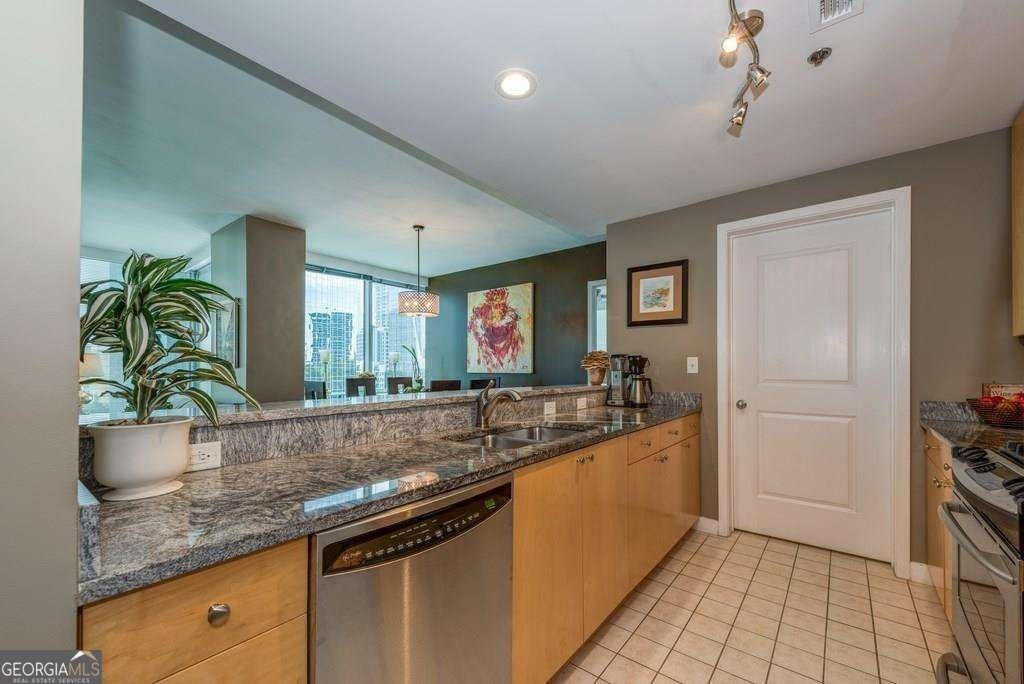3338 Peachtree Road Atlanta - 3