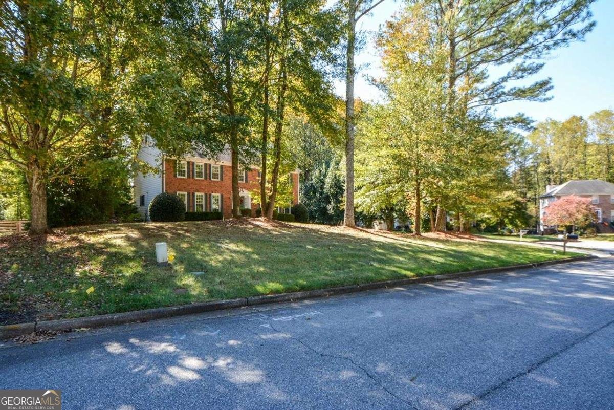 5610 Surrey Court Alpharetta - 13