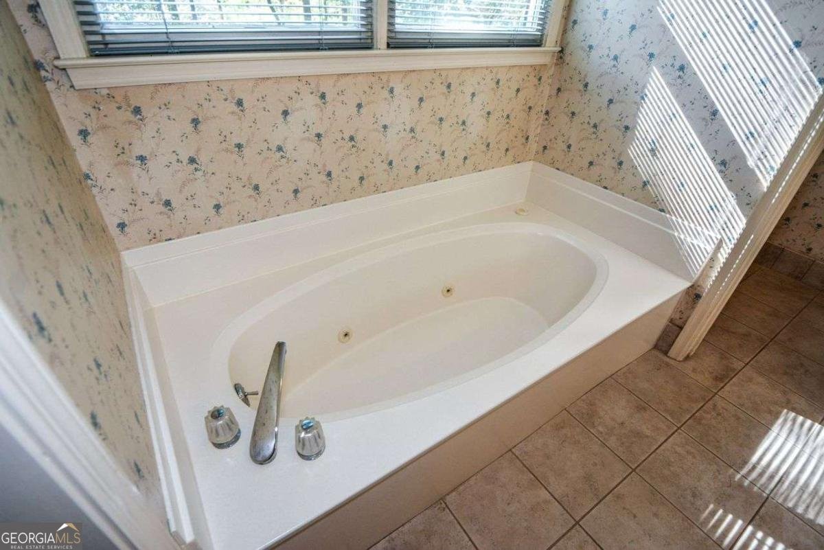 5610 Surrey Court Alpharetta - 28