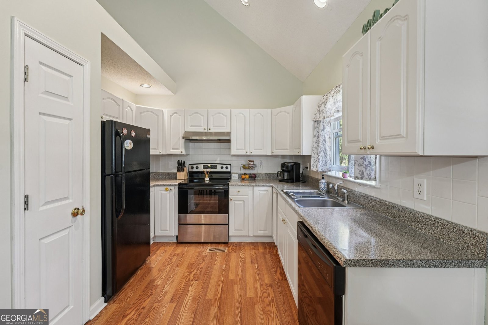 777 College Street Carrollton - 16