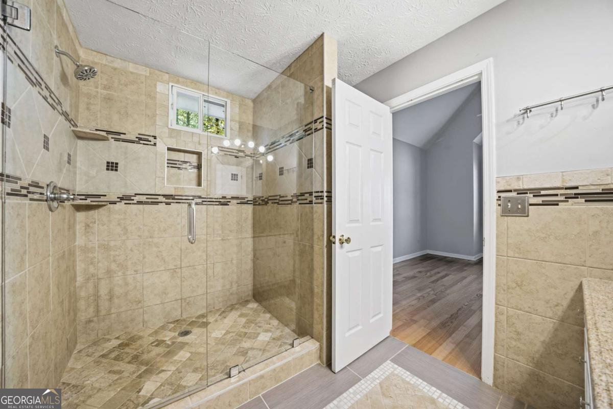 1210 BURNING BUSH Drive Loganville - 11