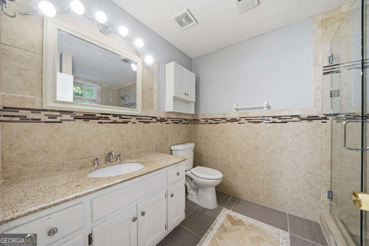 1210 BURNING BUSH Drive Loganville - 12