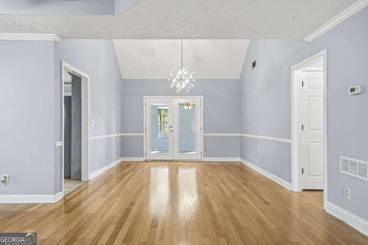 1210 BURNING BUSH Drive Loganville - 14