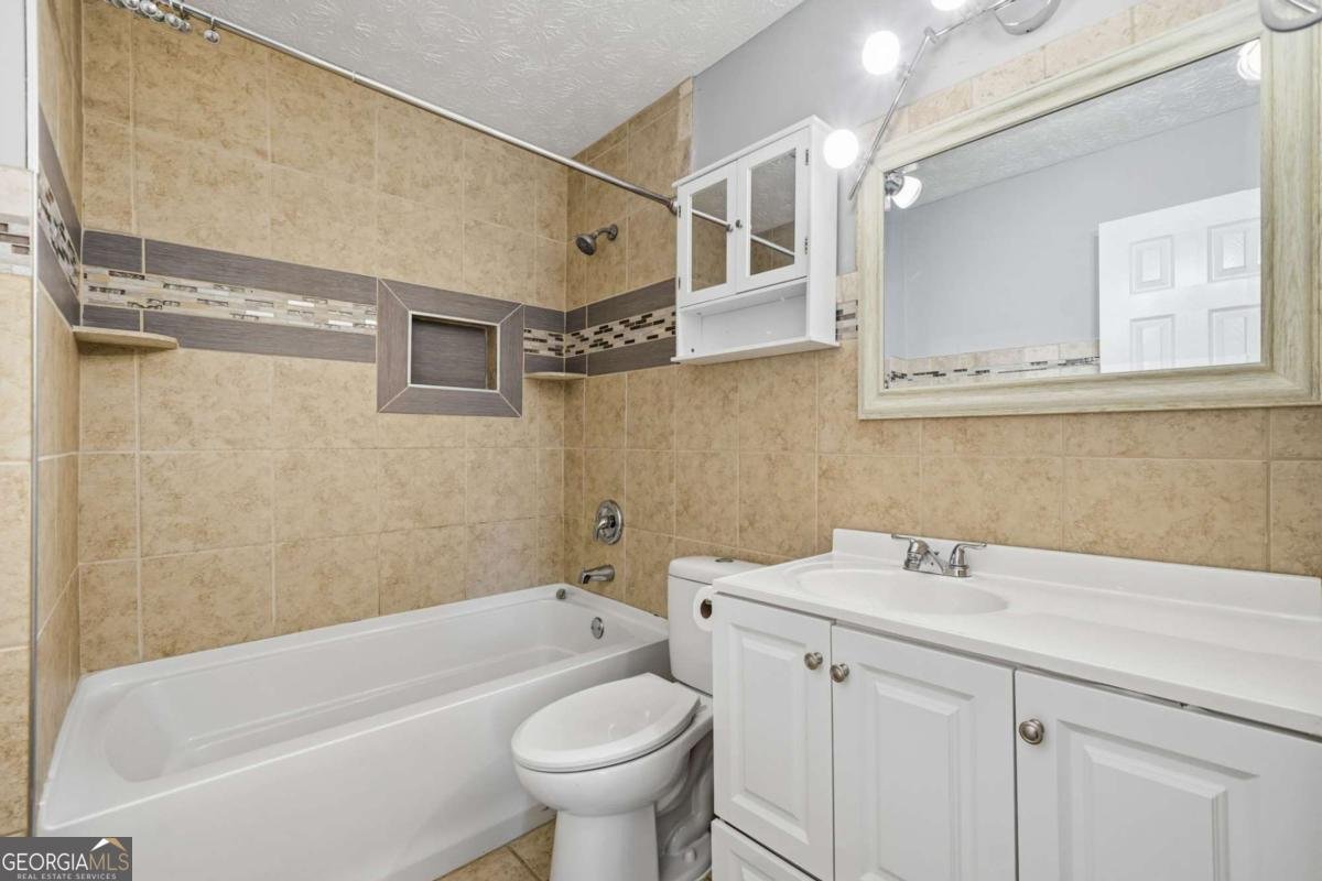 1210 BURNING BUSH Drive Loganville - 27