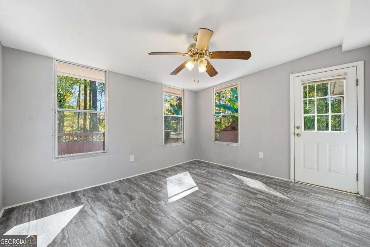 1210 BURNING BUSH Drive Loganville - 32