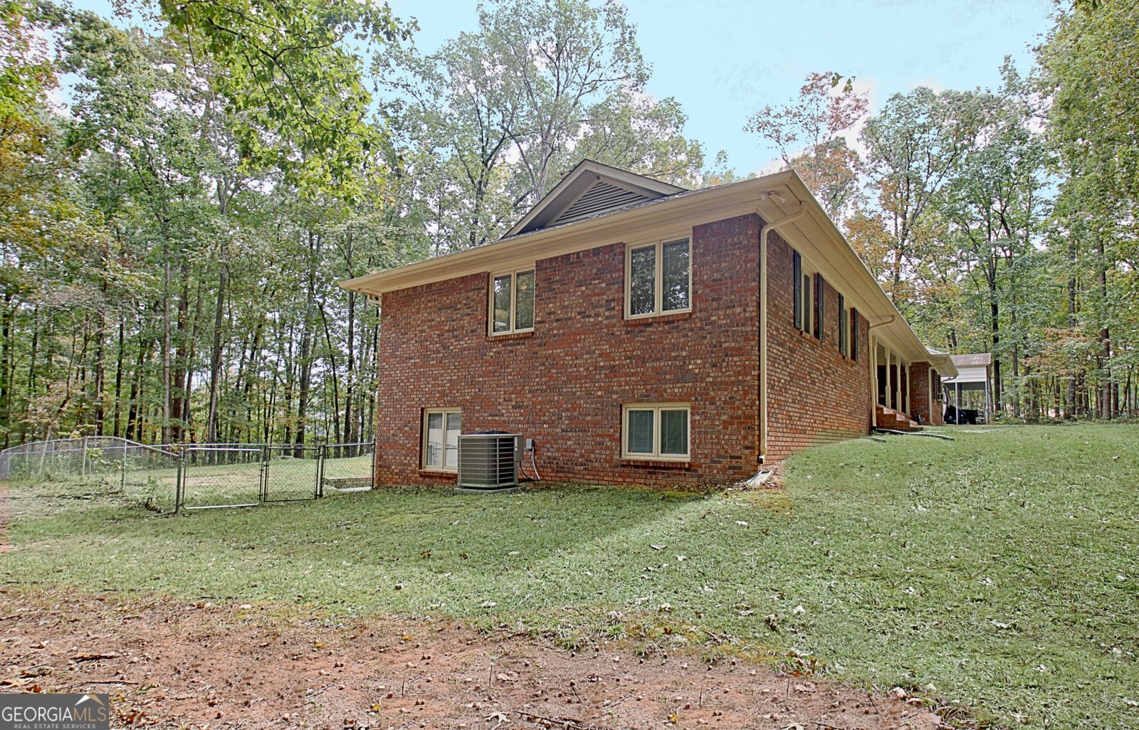 120 WOODLAND Road Fayetteville - 32
