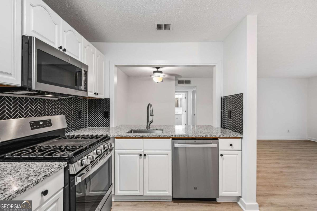 102 River Run Drive Atlanta - main photo