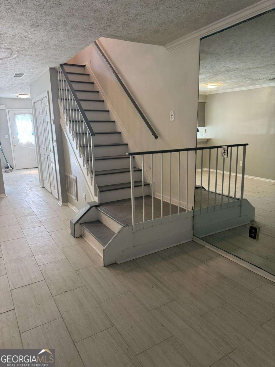 465 Prince Of Wales Stone Mountain - 4