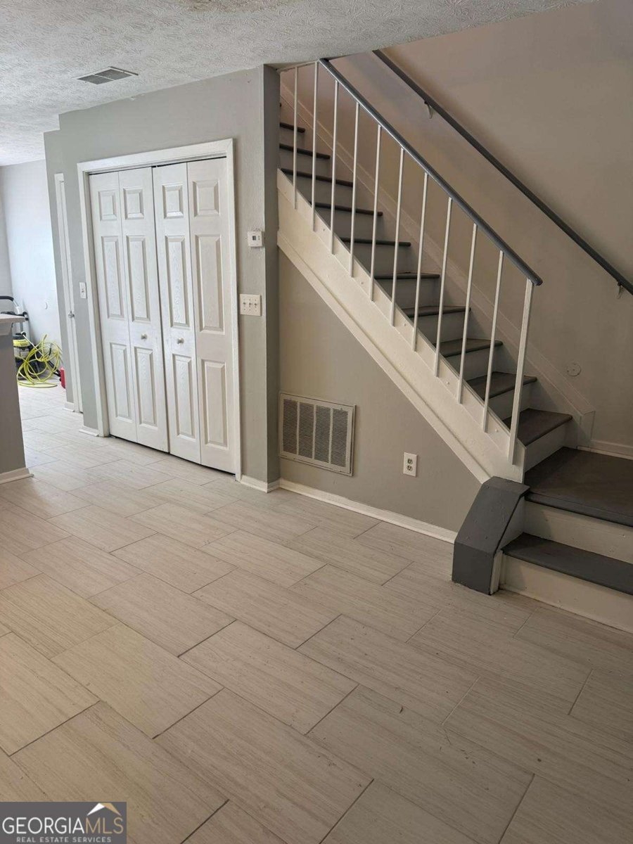 465 Prince Of Wales Stone Mountain - 5