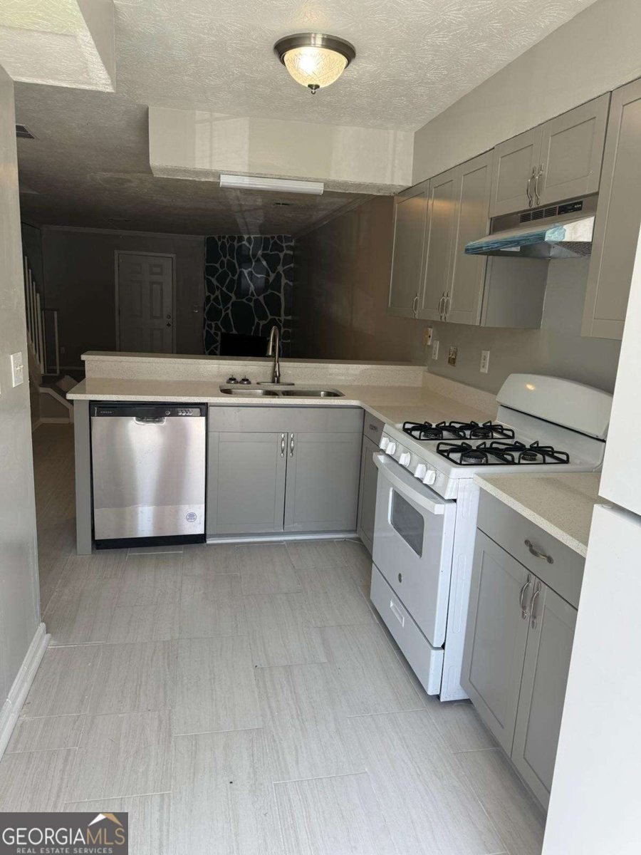 465 Prince Of Wales Stone Mountain - 6