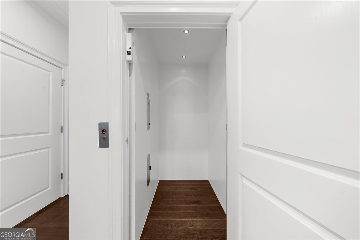 6645 Cadence Boulevard Atlanta - 40