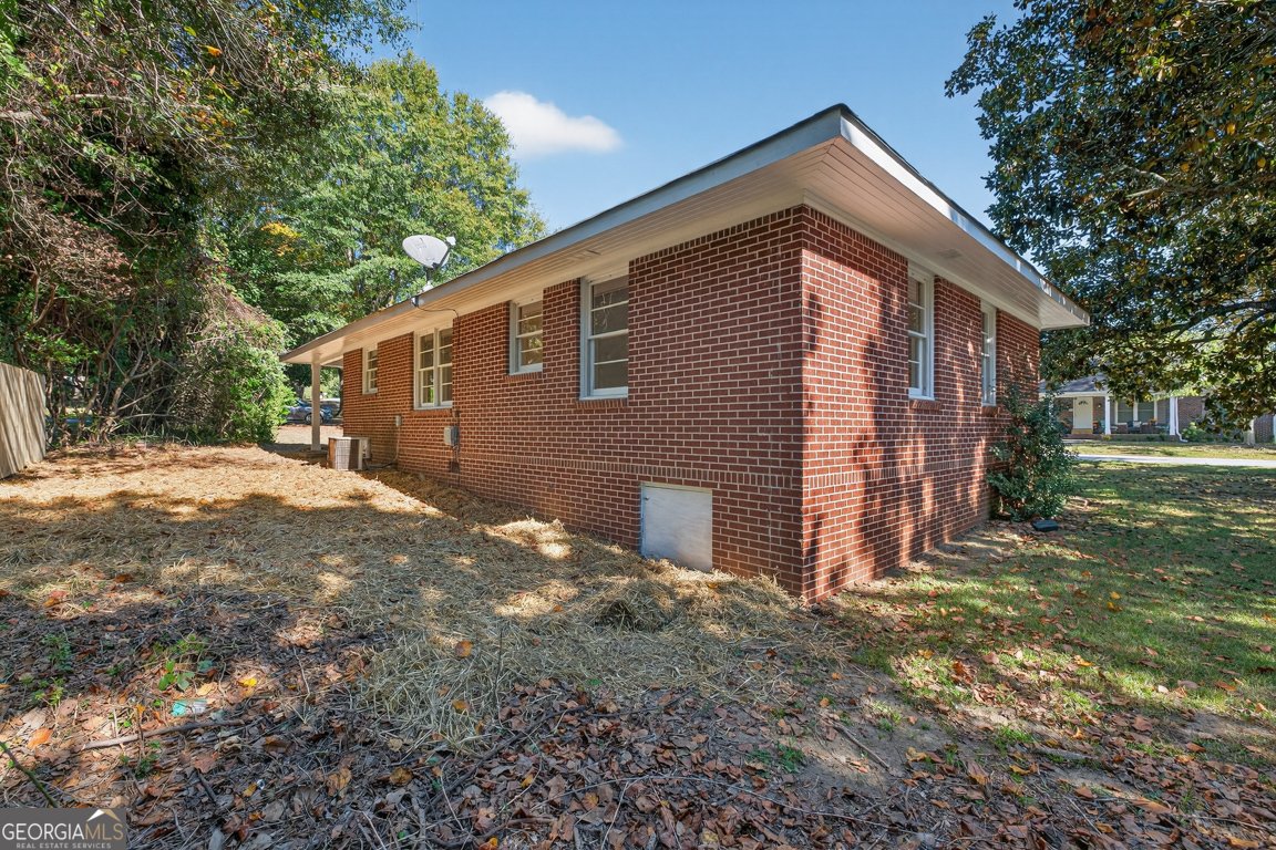 352 3rd Avenue Winder - 32