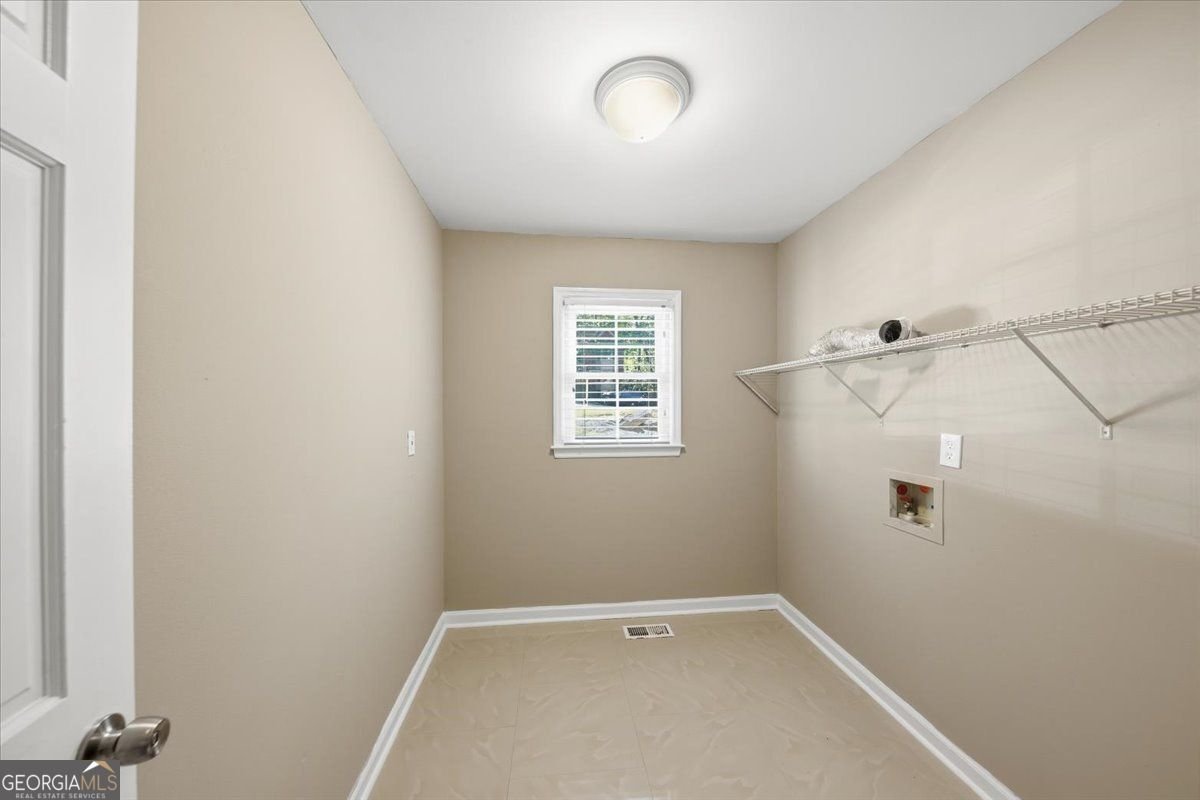 139 SHADOWLAKE Lane Marietta - 41