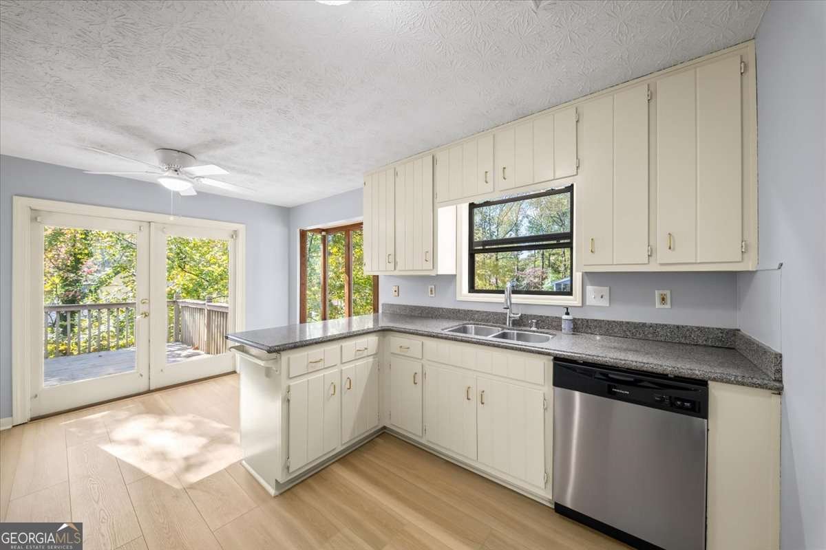 3634 Stonehenge Way Marietta - 11