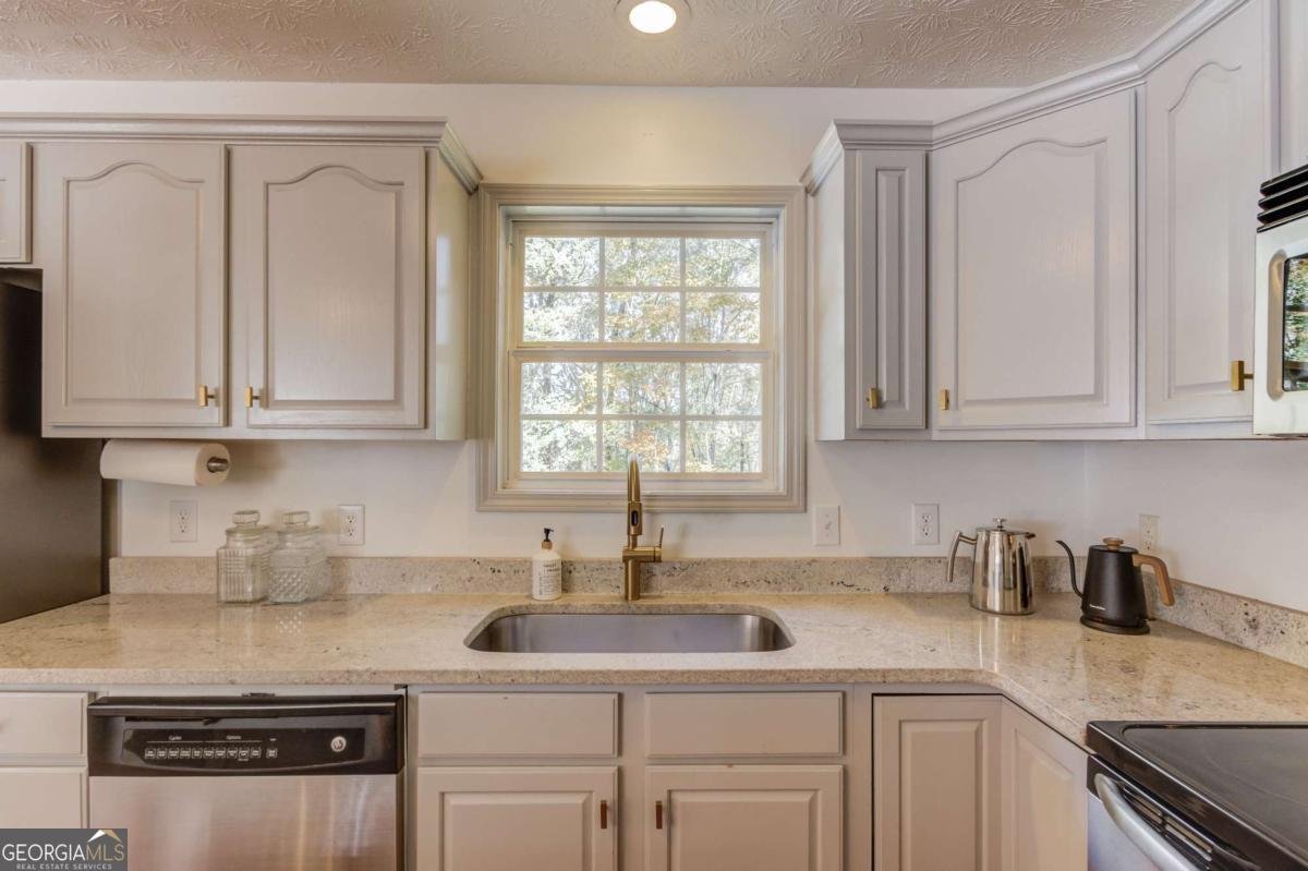 153 Cherokee Trail Hoschton - 15