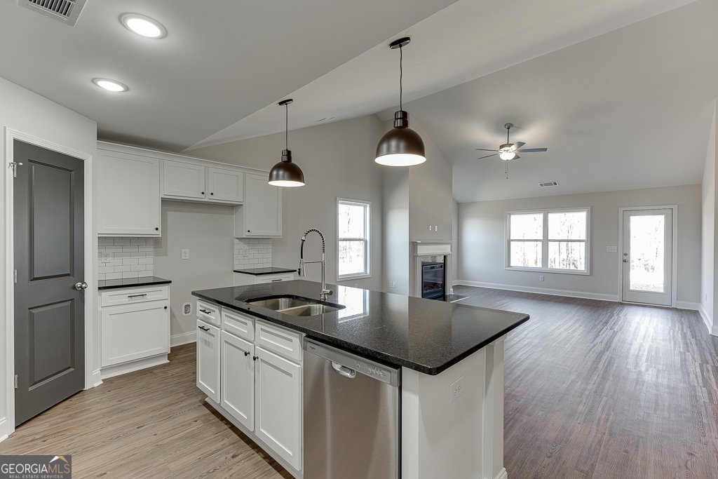 228 Franklin Hills Drive Carnesville - 1