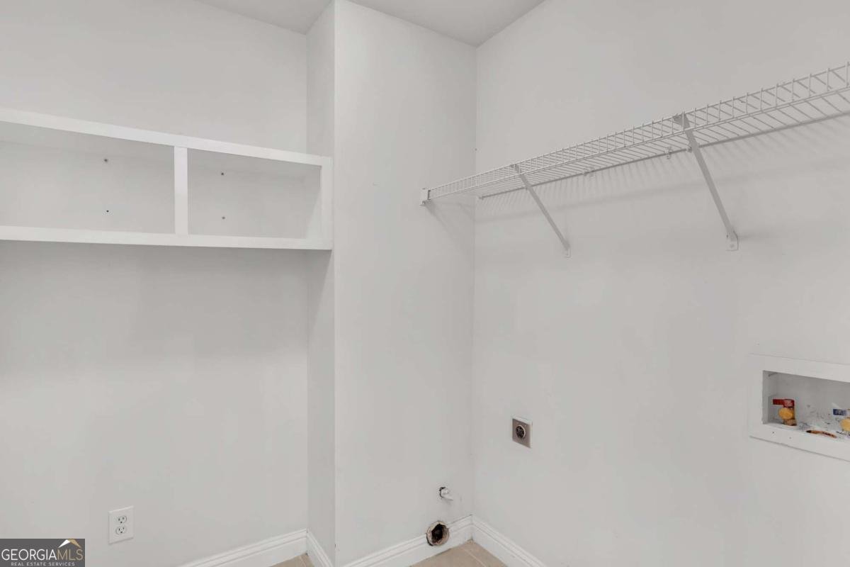 956 Chippewa Oak Drive Dacula - 27