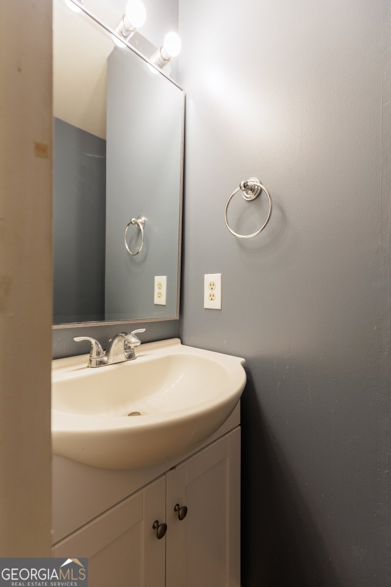 2303 Sherwood Drive Valdosta - 33