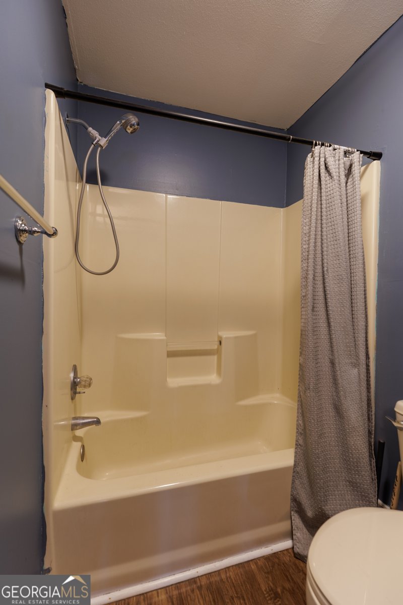 2303 Sherwood Drive Valdosta - 34