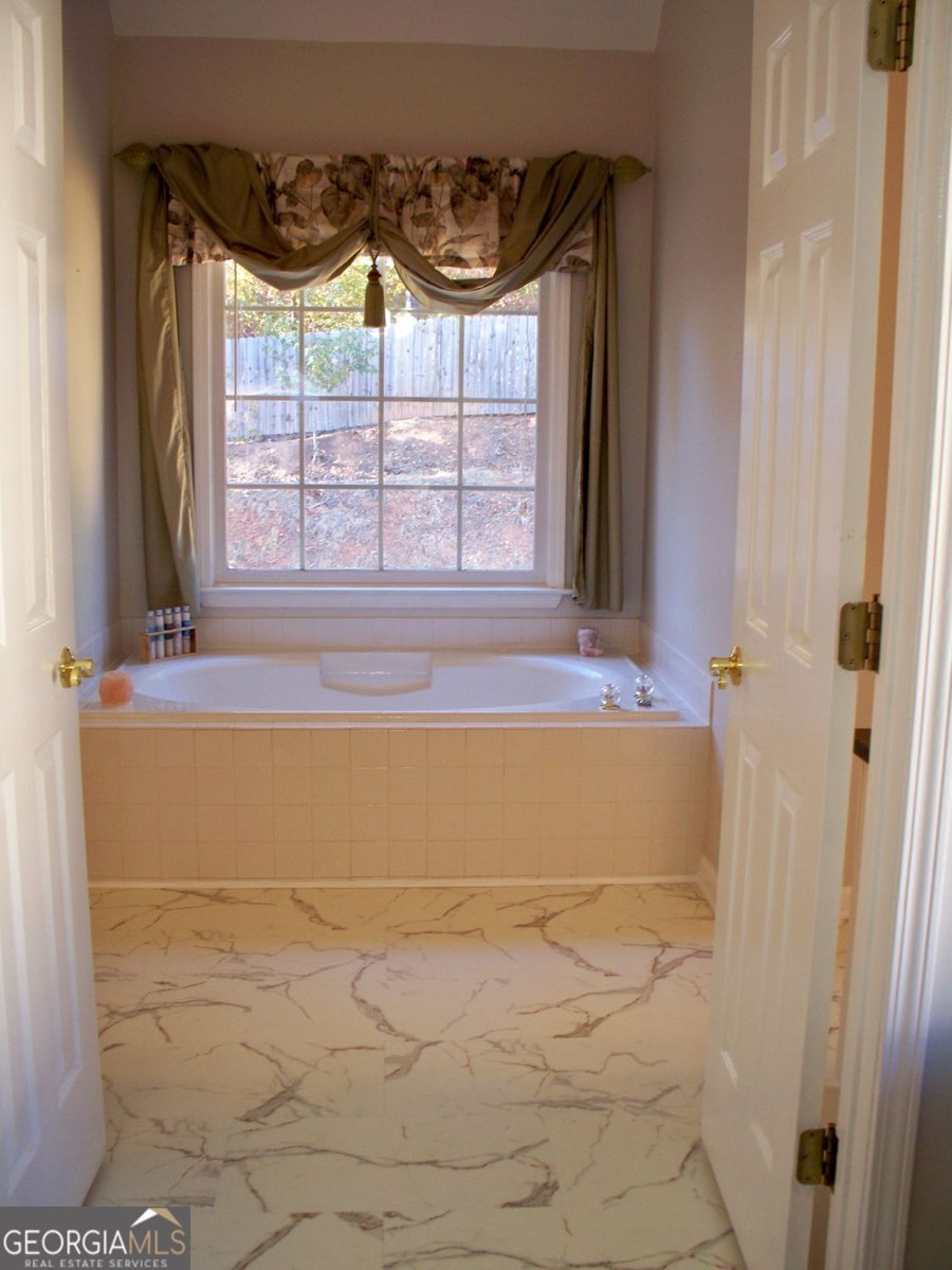 750 Gates Lane Johns Creek - 24