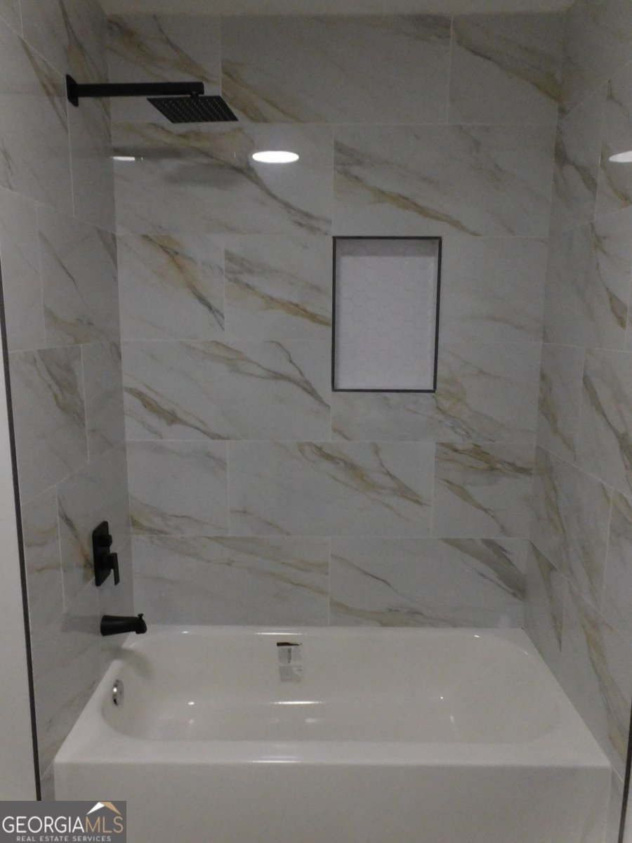 597 Paper Mill Road Lawrenceville - 14